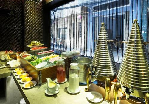 הו צ'י מין סיטי The White Hotel 8A Thai Van Lung מראה חיצוני תמונה
